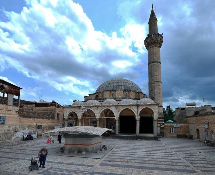 <p><strong><span style="color:#4B0082">Akpınar Mesire Alanı:</span> </strong>Doğayla iç içe, dinlenme alanı.</p>
