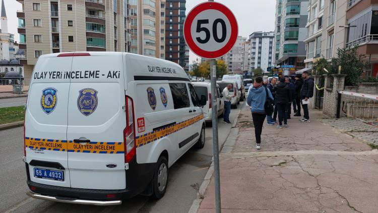 <p>Samsun’un Atakum ilçesinde Mehmet Kır (49) bir yıl önce oturduğu Dilek Apartmanı'ndaki kendi dairesini satarak başka yere taşındı.</p>
