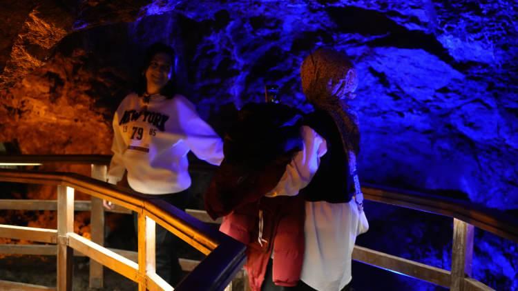 <p>Necibe Durudoğan da yaklaşık 10 kilometrelik parkurda arkadaşlarıyla yapılan y&uuml;r&uuml;y&uuml;ş&uuml;n olduk&ccedil;a keyifli ge&ccedil;tiğini ve kanyona yaklaştık&ccedil;a manzaranın daha da g&uuml;zelleştiğini ifade etti.</p>

<p>&nbsp;</p>
