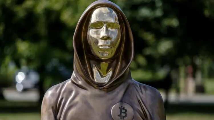 <p><span style="color:#B22222"><strong>BİTCOİN'İN KURUCUSU SATOSHİ NAKAMOTO KİMDİR?</strong></span></p>
<p> </p>
<p>Nakamoto’nun gerçek kimliği hâlâ bilinmemektedir ve birçok kişi onun kim olduğunu çözmek için çeşitli araştırmalar yapmıştır. Kimliği hakkında birçok teori ortaya atılsa da Satoshi Nakamoto'nun bir birey mi, yoksa bir grup mu olduğu konusunda net bir bilgi yoktur.</p>
<p> </p>
<p><strong>Bitcoin Treasuries verilerine göre en fazla Bitcoin'i olan ülke açıklandı. Peki en fazla Bitcoin hangi ülkede?</strong></p>