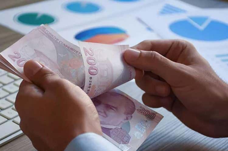<p><strong>ENFLASYON BEKLENTİLERİ DEĞİŞTİ: MEMUR VE EMEKLİ NE KADAR ZAM ALACAK?</strong></p>