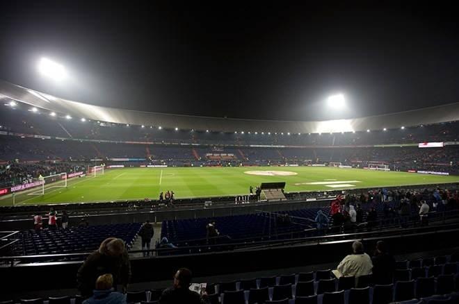 <p>8- De Kuip (Feyenoord): 5.75 puan</p>