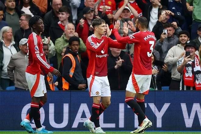 <p>9- Manchester United: 854 milyon euro</p>
