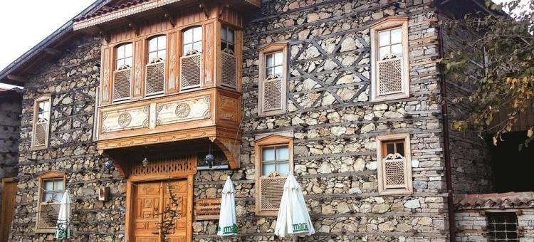 <p><span style="color:#000000"><strong>Tarihi düğmeli evleri ve 57 yıldır düzenlenen üzüm festivaliyle nam salan Ormana Köyü, kültürel zenginlikleriyle dikkatleri üzerine topluyor.</strong></span></p>