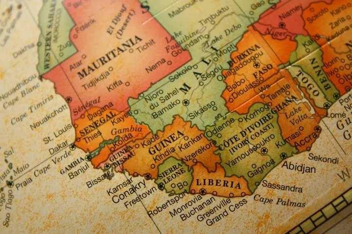 <p>Mansa Musa'nın dünya tarihine damga vuran olaylarından biri de 1324 yılında Mekke'ye yaptığı hac yolculuğuydu. Yanında yüzlerce deve, asker ve hizmetkârla birlikte devasa bir konvoy oluşturan Musa, güzergâhındaki şehirlerde altın dağıtarak ilerledi.</p>
<p> </p>