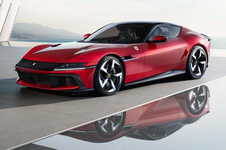 <p><span style="color:#000000"><strong>FERRARİ İÇİN 230 BİN TL </strong></span></p>
<p>1-3 yaş aralığındaki otomobillerin MTV oranları aracın değeri ve motor silindir hacmine göre değişiyor ancak son yıllarda araç değerleri çok hızlı arttığı için limitlerin pek bir anlamı kalmadı. Yeni limitler de muhtemelen aralık ayında Resmi Gazete’de yayınlanacak MTV tutarlarıyla birlikte belli olacak. Taşıt değerlerinin en üst limitte olduğu tabloya göre, 2025 yılında motor silindir hacmi 1.3 litreye kadar otomobillerden alınacak MTV tutarı 4 bin 33 TL’den 5 bin 803 TL’ye çıkacak. </p>