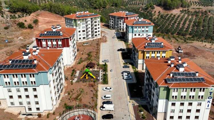 <p>Denizli'nin Merkez,<br />
</p>
<p>Acıpayam, Çal, Kale, Serinhisar, Beyağaç, Honaz, Babadağ, Bozkurt, Çardak, Tavas ilçelerinde</p>
<p> </p>
<p>2 bin 300</p>