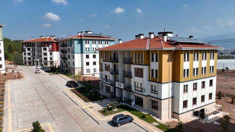 <p>Erzurum'un</p>
<p> </p>
<p>Merkez, İspir, Şenkaya, Pasinler, Horasan, Narman, Çat, Olur ilçelerinde 1349; Eskişehir'in Merkez, Mihalgazi, Günyüzü, Mahmudiye, Han, Seyitgazi ilçelerinde</p>
<p> </p>
<p>2 bin 394</p>