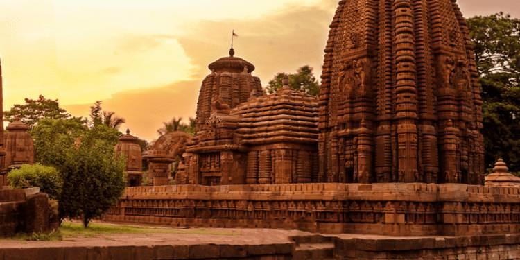 <p><span style="color:#000000"><strong>4- DOĞU ASYA'NIN MUHTEŞEM UYGARLIĞI 'HİNDİSTAN'</strong></span></p>
