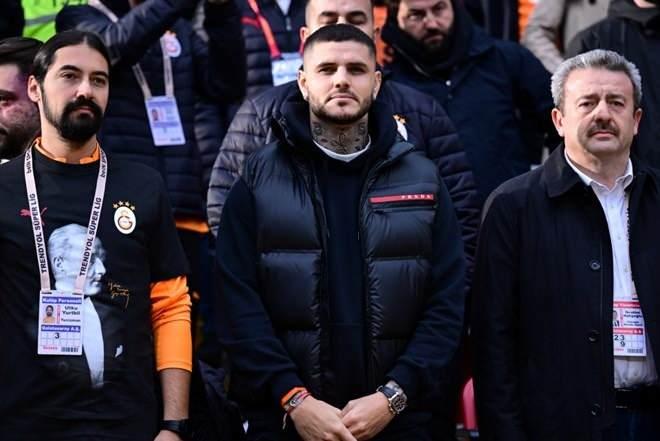 <p>Konuyla ilgili<strong> Galatasaray Kulüp Doktoru Yener İnce</strong> de tartışmalara sebep olan bu durum için bir açıklama yaptı.</p>