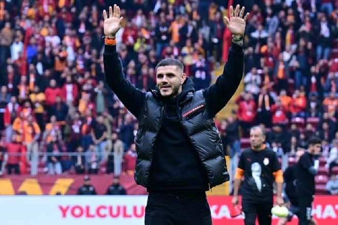 <p><strong>"Türkiye'de en fazla çapraz bağ ameliyatı yapan doktorum. Neden yürüyemesin?"</strong></p>
