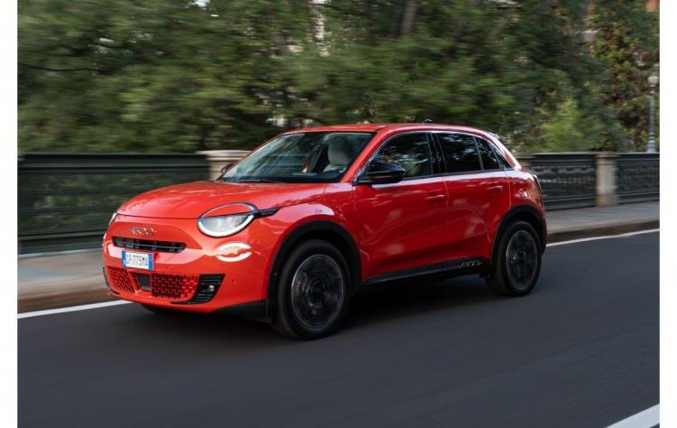 <p>Fiat 600e- 1.399.900 TL</p>
<p> </p>
<p>- 406 km</p>
<p> </p>