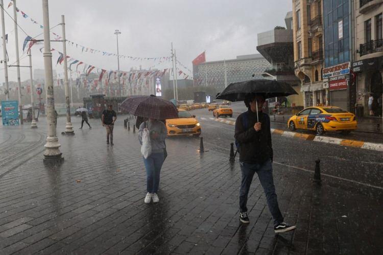 <p><span style="color:#FF0000"><strong>TRABZON 11°C, 17°C</strong></span></p>

<p><br />
Parçalı ve az bulutlu</p>
