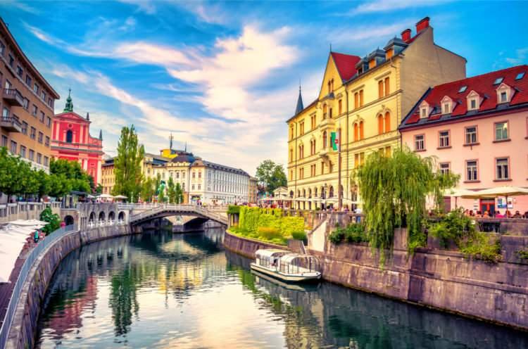<p><strong><span style="color:#B22222">31) SLOVENYA (LJUBLJANA) </span> | 395,900 DOLAR</strong></p>
<p> </p>
<p>13,5 milyon TL</p>