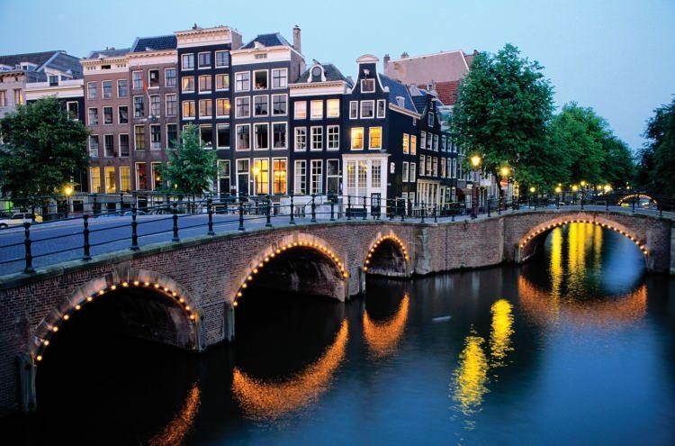 <p><strong><span style="color:#B22222">19) HOLLANDA (AMSTERDAM)</span> | 593.850 DOLAR</strong></p>
<p> </p>
<p>20.4 Milyon TL</p>