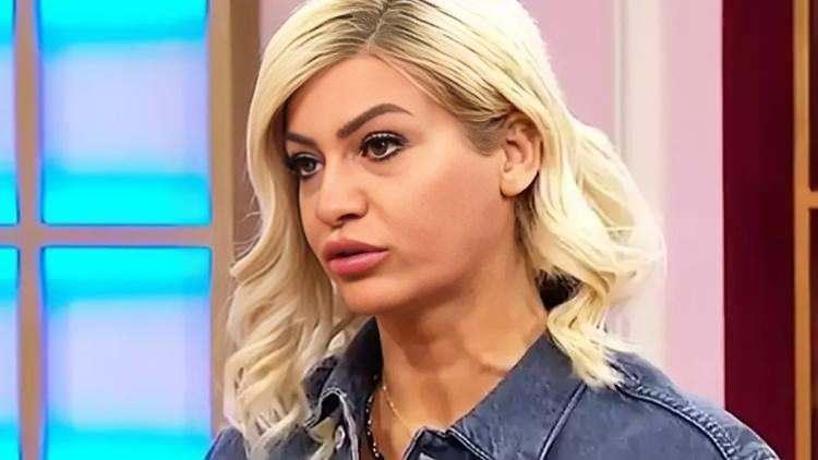 <p>Bir arkadaşının ısrarıyla Popstar'a katılan Mehtap Yılmaz, t&uuml;m elemeleri ge&ccedil;ip, yarışmanın en iyileri arasına girmeyi başardı. &Ccedil;ıt &ccedil;ıt eklettiği sa&ccedil;ları, abartı makyajı, abiye elbiseleriyle hatırladığımız Mehtap'a bir de şimdi bakın...</p>

