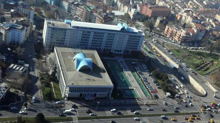 <p><em><strong>Ankara’yı sırasıyla 5,9 milyar lirayla İstanbul Büyükşehir Belediyesi,</strong></em></p>