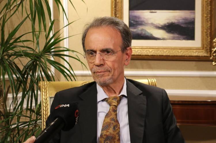 <p><strong>DİREK GEBELİK SIRASINDA BEBEĞE GEÇMİŞ OLABİLİR</strong></p>

<p>Enfeksiyon Hastalıkları Derneği Başkanı Prof. Mehmet Ceyhan, HIV virüsünün 3 şekilde geçtiğini anlattı. </p>
