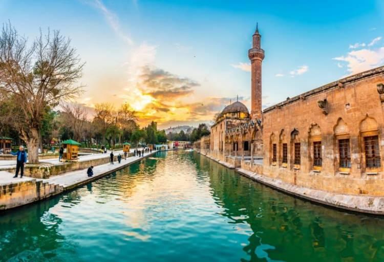 <p>Karadeniz dışında 1.70 boy ortalamasının altında kalan tek şehir ise Şanlıurfa oldu.</p>