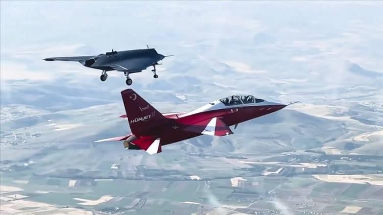 <p>Demiroğlu, HÜRJET'in seri üretimine başladıklarını, mevcut 17 siparişten 13'ünü Türk Hava Kuvvetleri'ne teslim edeceklerini kaydetti.</p>
<p> </p>
