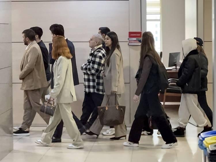 <p>İbrahim Yılmaz, Emirhan Karu&ccedil;, Aleyna G&ouml;reci, Emircan &Ccedil;elik, Ramazan Karkin, Aleksandr Menshikov, Muhammed S&uuml;mertaş, Esma S&ouml;zen, Soner Kabak&ccedil;ı, Yağmur Şifa Yaprak, Sefa Caner Sarı&ccedil;am ile Muzaffer Zorbey Erko&ccedil;lar h&acirc;kimlik sorgularının ardından tutuklanmıştı.</p>

<p>&nbsp;</p>
