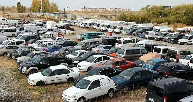 <p>Söz konusu bedeller beş yıl boyunca kamu bankalarında nemalandırılacak. Beş yılın sonunda herhangi bir başvuru gelmemesi halinde ise Hazine'ye devredilecek.</p>