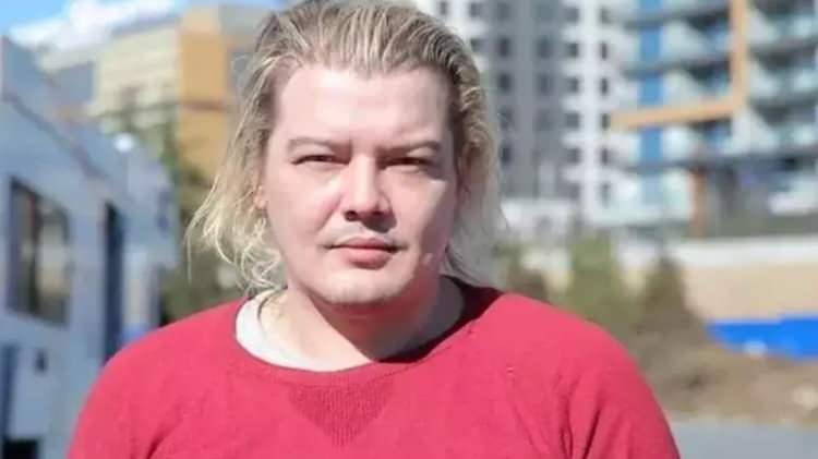 <p>Bir dönemin en popüler isimlerinden olan ve "Yerli Leonardo DiCaprio" lakabıyla bilinen Arda Kural, sanat dünyasından farklı bir yola girdi.</p>