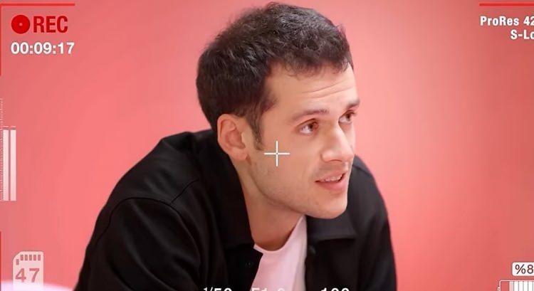 <p><strong>Karadağ'a gideceğini s&ouml;yleyen G&uuml;ney, 40 g&uuml;n inzivaya &ccedil;ekileceğini telefon ve teknolojiden uzak bir yaşam i&ccedil;erisine gireceğini s&ouml;yledi.</strong></p>
