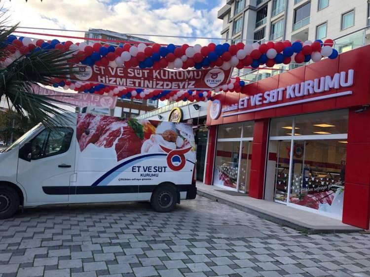 <p><strong>Alım Yapaca</strong><strong>k Kurum: </strong>Et ve Süt Kurumu</p>
<p> </p>
<p><strong>KPSS Şartı:</strong> Yok</p>
<p> </p>
<p><strong>Alım Yapılacak Kontenjanlar:</strong> 2 Kişi Şoför Yük Taşım, 2 Kişi Kasap </p>
<p> </p>
<p><strong>Eğitim Seviyesi:</strong> İlköğretim</p>
<p> </p>
<p><strong>Başvuru Tarihleri: </strong>18 - 22 Kasım 2024 tarihleri arasında başvurabilirsiniz.</p>
<p> </p>