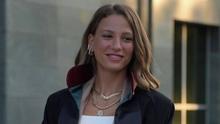 <p><span style="color:#800080"><strong>SERENAY SARIKAYA: </strong></span>35-40 Milyon TL</p>
