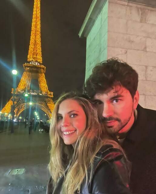 <p><strong>İşte, Alişan - Buse Varol ile Eda Ece - Buğrahan Tuncer çiftlerinden Paris pozları...</strong></p>
<p> </p>