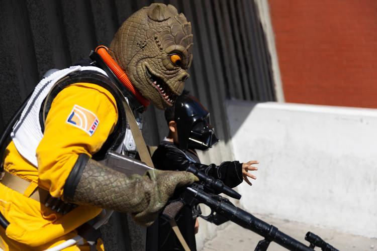 <p><span style="color:#FF0000"><strong>BOSSK</strong></span></p>
