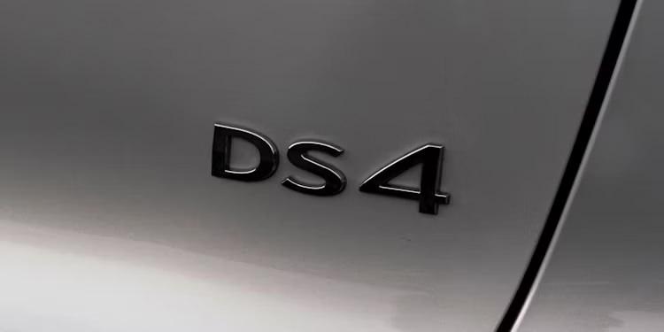 <p>DS 4 PALLAS, dışarıdan vermeyi hedeflediği premium otomobil hissini, iç mekana geçildiğinde hissettirmeyi amaçlıyor. Model, dijital, akıcı ve ergonomik bir iç mekana sahip.</p>
