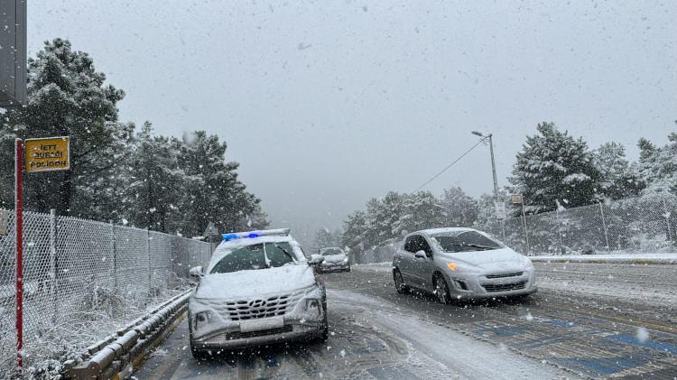 <p>Marmara'daki fırtına nedeniyle ulaşımda deniz ve hava ulaşımında da aksamalar yaşanıyor.</p>

<p> </p>
