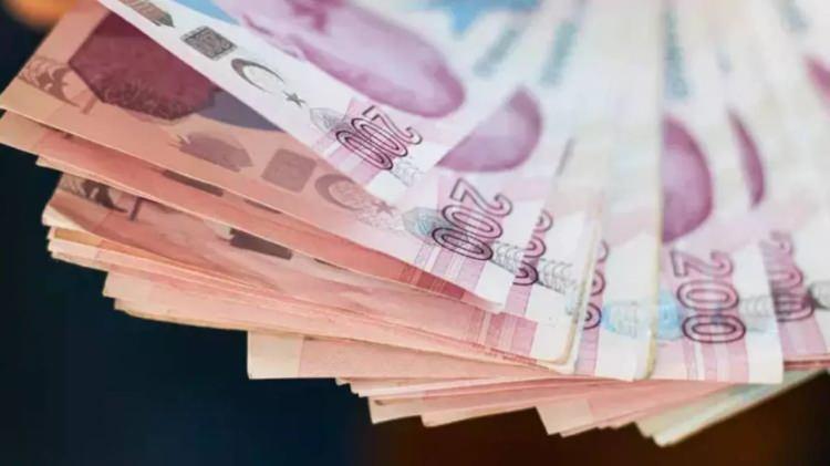<p><strong>Yüzde 20 zam yapılması halinde asgari ücret 20 bin 402 lira olacak.</strong></p>
