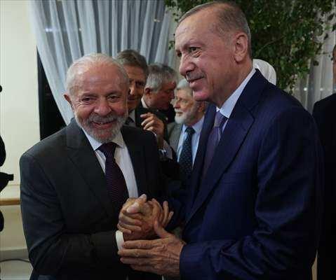<p>Cumhurbaşkanı Erdoğan, görüşmede, Türkiye ile Brezilya arasındaki ilişkilerin gelişiminde üst düzey diyaloğun önemli olduğunu, iki ülke arasındaki stratejik ortaklığın geliştirilmesi için çalışmaya devam edeceklerini ifade etti.</p>

<p> </p>
