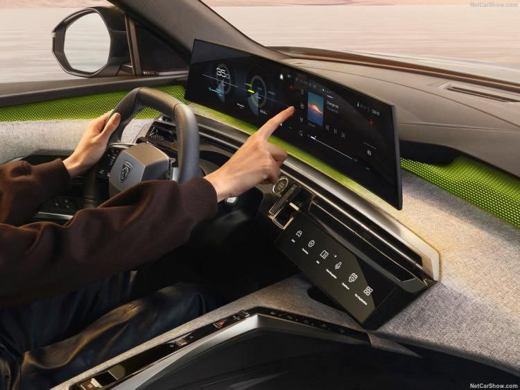 <p>Yeni Peugeot E-5008, Stellantis'in STLA Medium platformunun genişletilmiş halini kullanıyor ve bu platformun esnekliğini gözler önüne seriyor.</p>