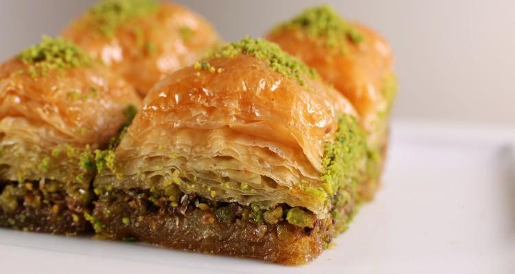<p>Türkiye'nin her yerinde yapılan genel <span style="color:#B22222"><strong>baklava </strong></span>ise listede 32. sırada!</p>