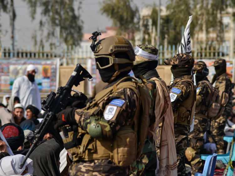 <p>Afganistan</p>

<p>250,000</p>
