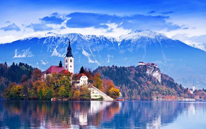 <p><span style="color:#B22222"><strong>SLOVENYA</strong></span></p>

<p> </p>

<p><span style="color:#B22222"><strong>ERKEKLER:  1.81 m</strong></span></p>

<p> </p>

<p><strong>KADINLAR:  1.67 m</strong></p>
