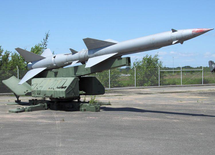 <p><strong><span style="color:#B22222">S-75 DVİNA&nbsp; |&nbsp; SOVYETLER BİRLİĞİ&nbsp;</span> |&nbsp; 45 KM</strong></p>
