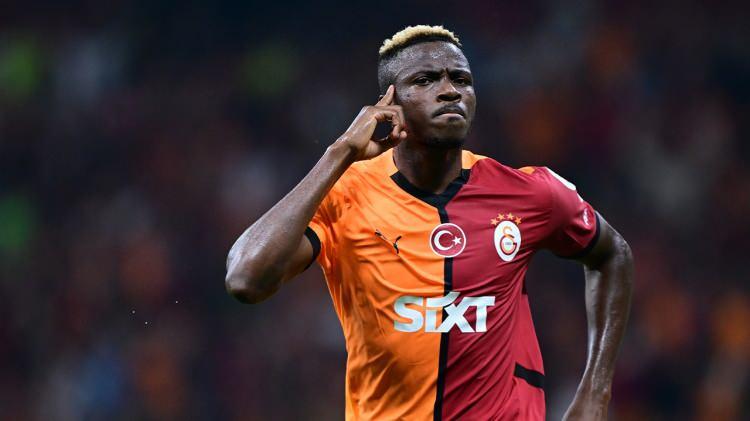 <p><strong>"Dolayısıyla Osimhen bu sezon bizim futbolcumuz. Sezonun bitiminde Osimhen gibi bir futbolcuyu tüm kulüpler ister."</strong></p>