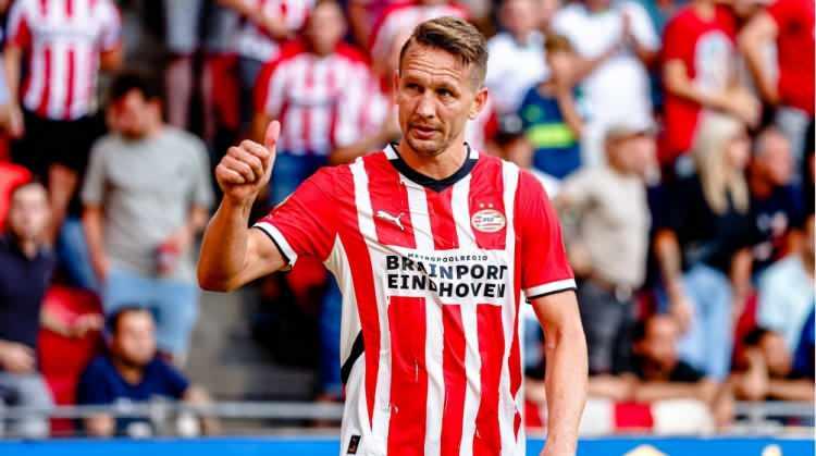 <p>1- Luuk De Jong<br />
<br />
* 34 penaltı<br />
<br />
* % 67.6</p>