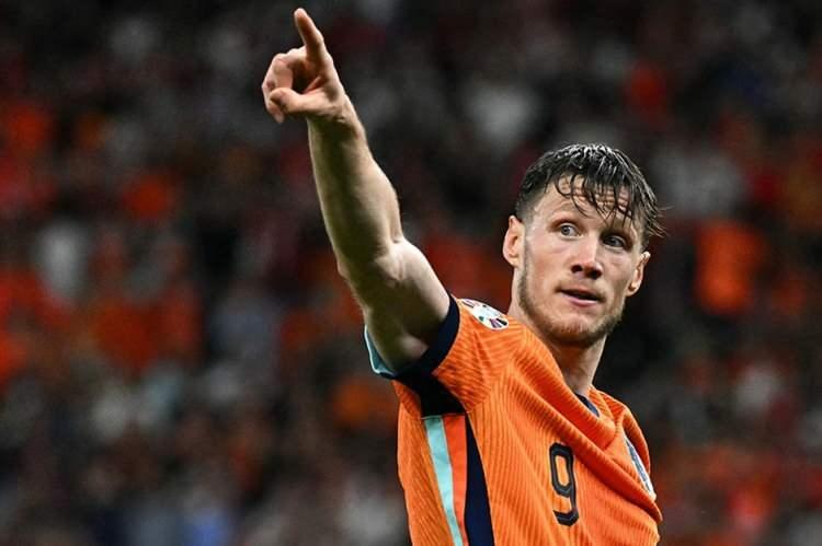 <p>3- Wout Weghorst<br />
<br />
* 32 penaltı<br />
<br />
* % 68.8</p>