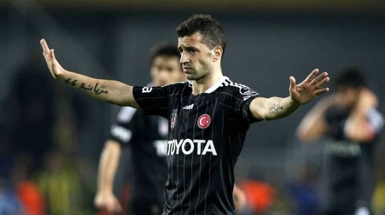 <p>Burak Yılmaz, kendine yer bulan tek Türk futbolcu olurken 2011-2012 sezonunda Beşiktaş forması da giyen Portekizli yıldız Simao Sabrosa bu listenin zirvesinde yer aldı.</p>