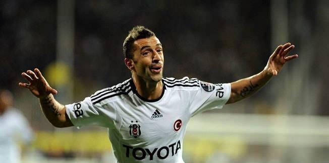 <p><strong>1- Simao Sabrosa<br />
<br />
* 41 penaltı<br />
<br />
* % 95.1</strong></p>
