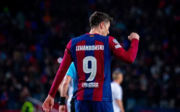 <p>9- Lewandowski <br />
<br />
* 81 penaltı<br />
<br />
* % 88.9</p>