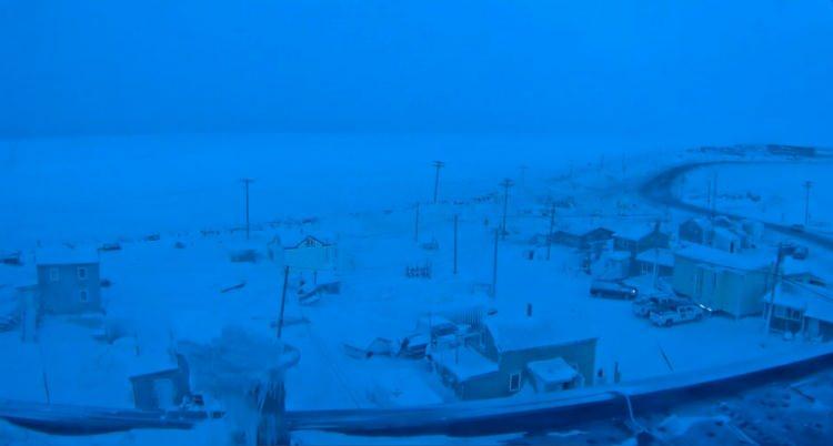 <p>Uzmanların tahminlerine göre güneş, Utqiagvik bölgesinde 22 Ocak 2025 yılına kadar bir daha ortaya çıkmayacak.</p>
