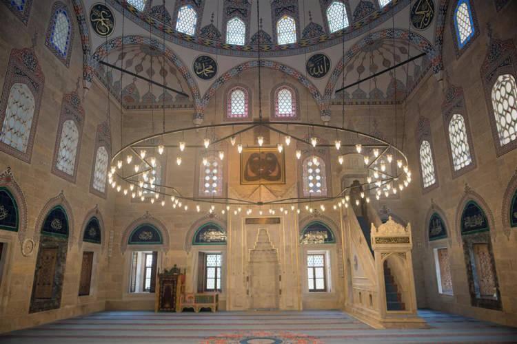 <p><span style="color:inherit">Cuma günü tırnak kesmek şifaya sebeptir.</span></p>
<p> </p>