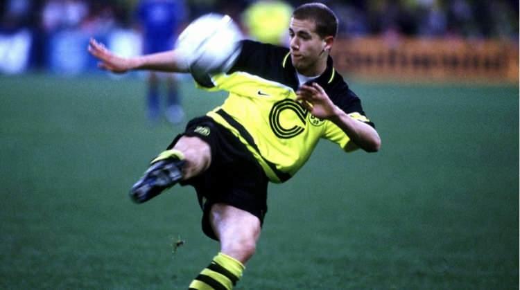 <p>Lars Ricken - Borussia Dortmund - 19 yıl</p>